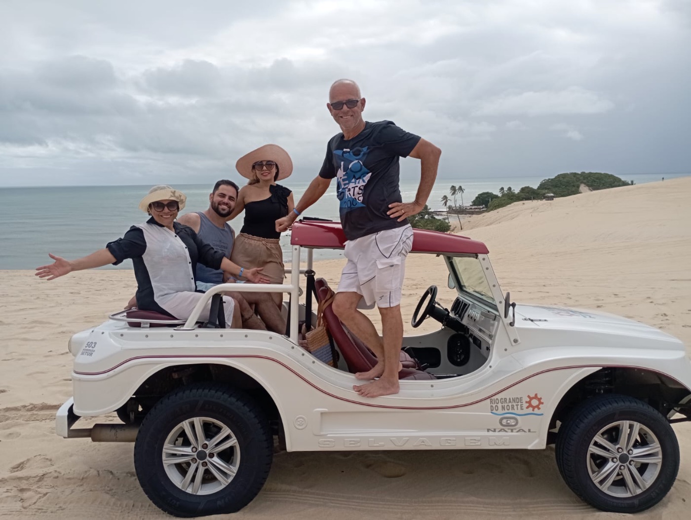 Clientes no buggy nas dunas