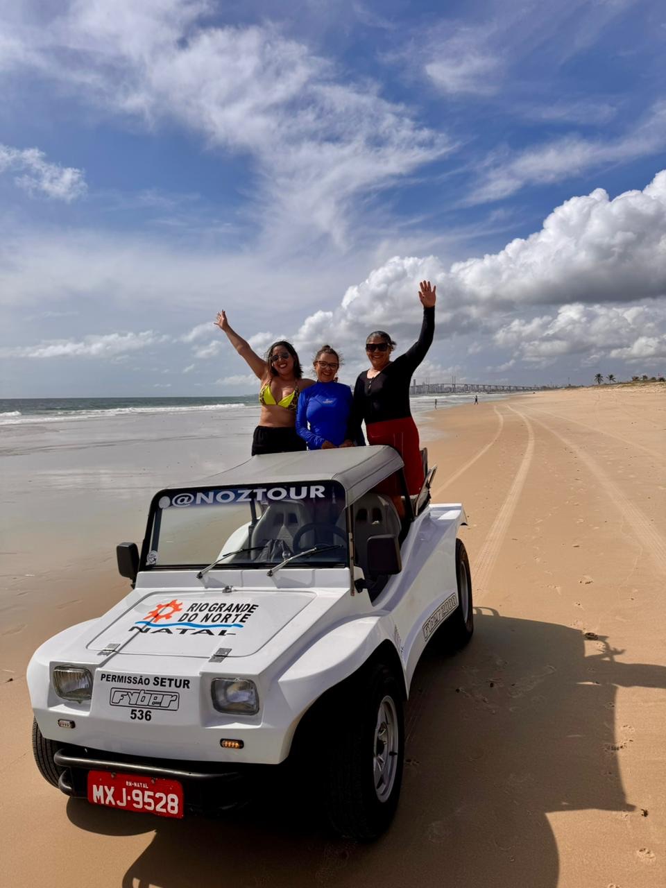 Passeio de buggy na praia em Natal com a Noz Tour